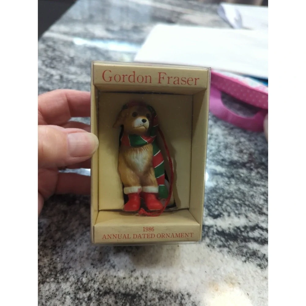 Vintage Schmid Gordon Fraser 1986 Annual Christmas Ornament Golden Retriever